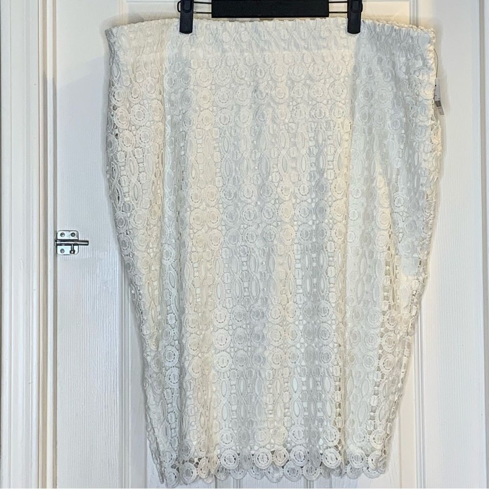 Lane Bryant White Crochet Pencil Fit Skirt Size 24W